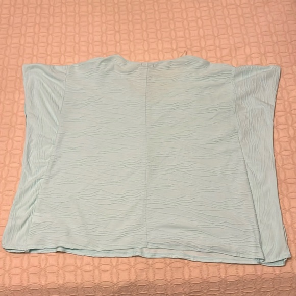 New Directions light blue/green flowy top - Picture 5 of 5